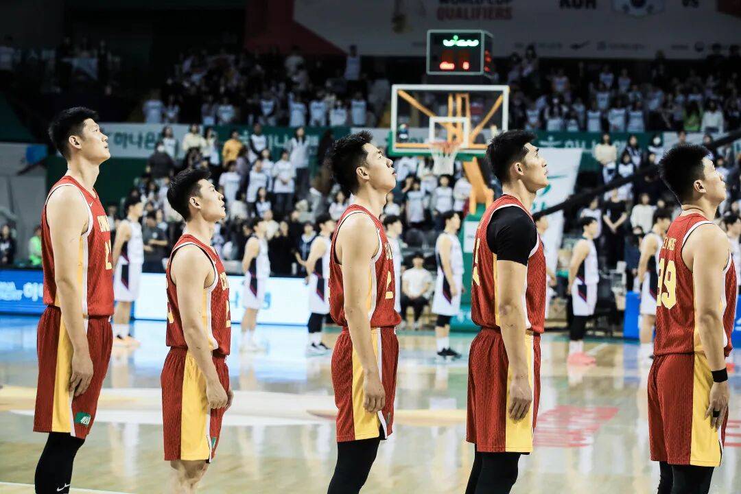 离谱！窗口期深圳男篮回应争议北京首钢主帅复盘备战意大利杯，金州勇士围绕CBA季后赛刷新队史纪录的简单介绍